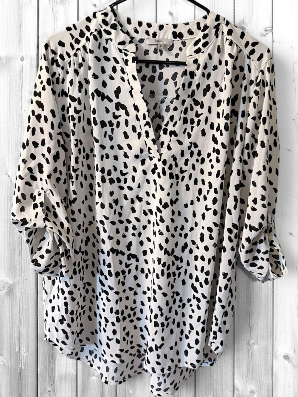 🙋🏻‍♀️JODIFL Cream and Black Printed V-Neck Blouse - Lightweight Casual Top